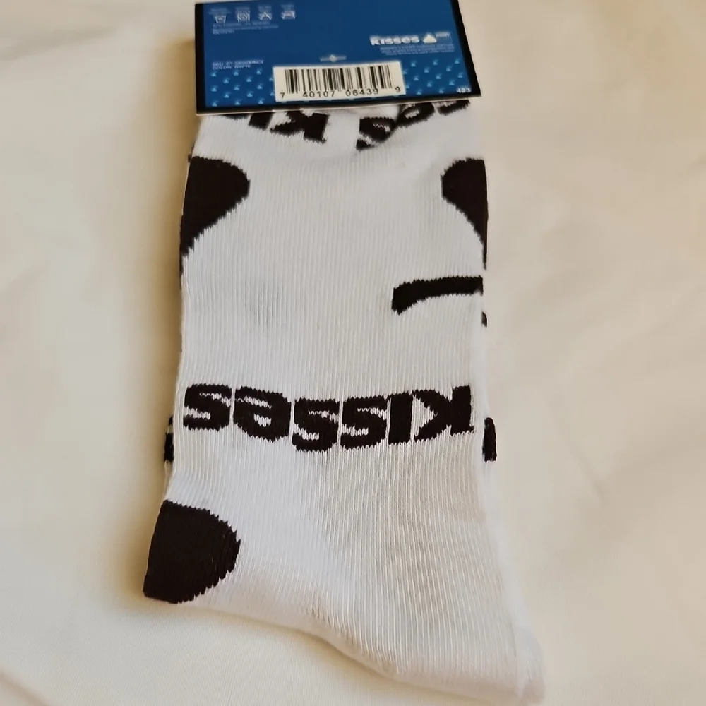 HERSHEYS KISSES Mens Graphic Crew Socks 6-12